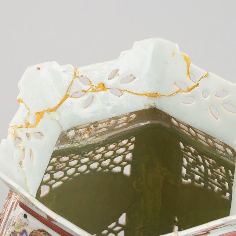 A porcelain lantern, China, late Qing/early 20th century.