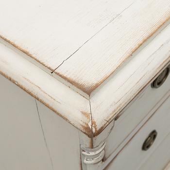Chest of drawers, 19th century.