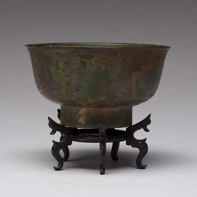 A bronze bowl, Qing dynasty (1644-1912).