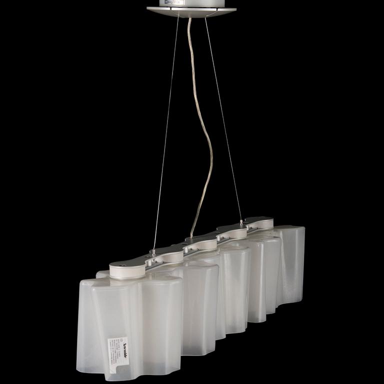 An Italian Artemide 5-light 'Logico Micro' suspension lamp designed by Michele De Lucchi och Gerhardt Reichert.
