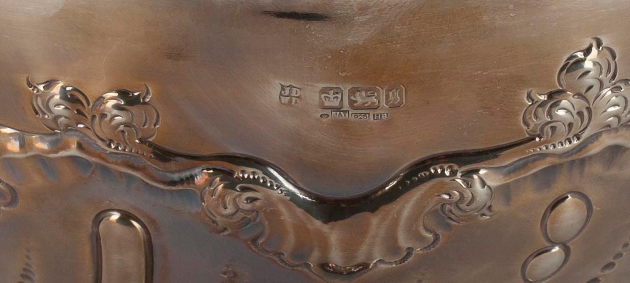 SKÅL, silver, James Deakin & Sons, Sheffield, England 1899. Vikt ca 329 g.