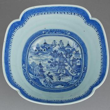 SKÅL, porslin, Jiaqing, 1800-tal.