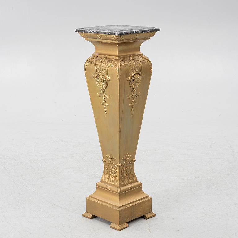 A Louis XV-style pedestal, around 1900.