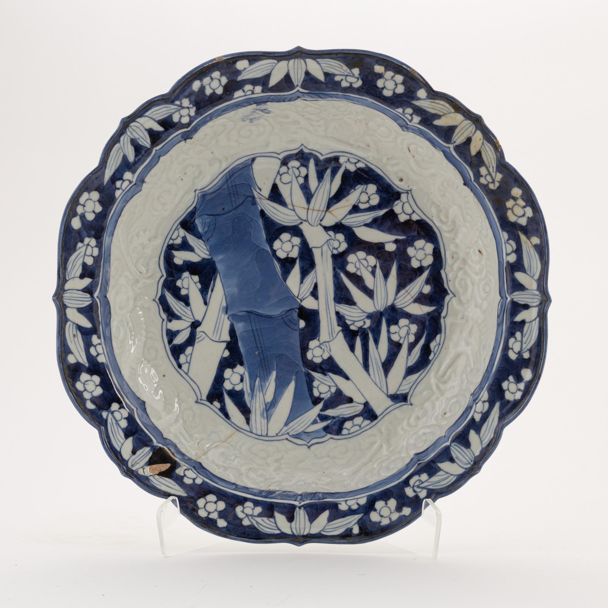 Fat, porslin. Japan, 1700-tal.