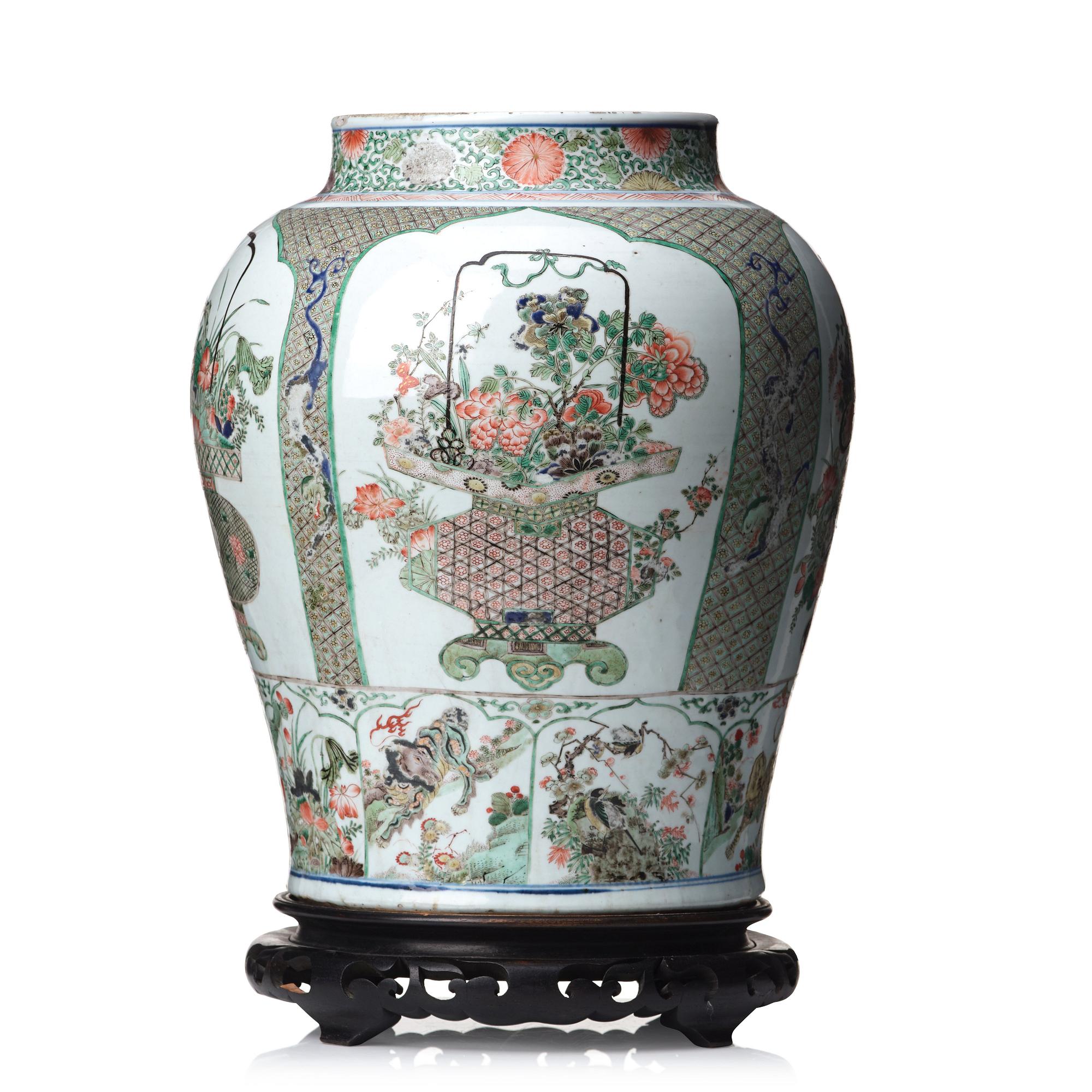 Prakturna, porslin. Qingdynastin, Kangxi (1662-1722).