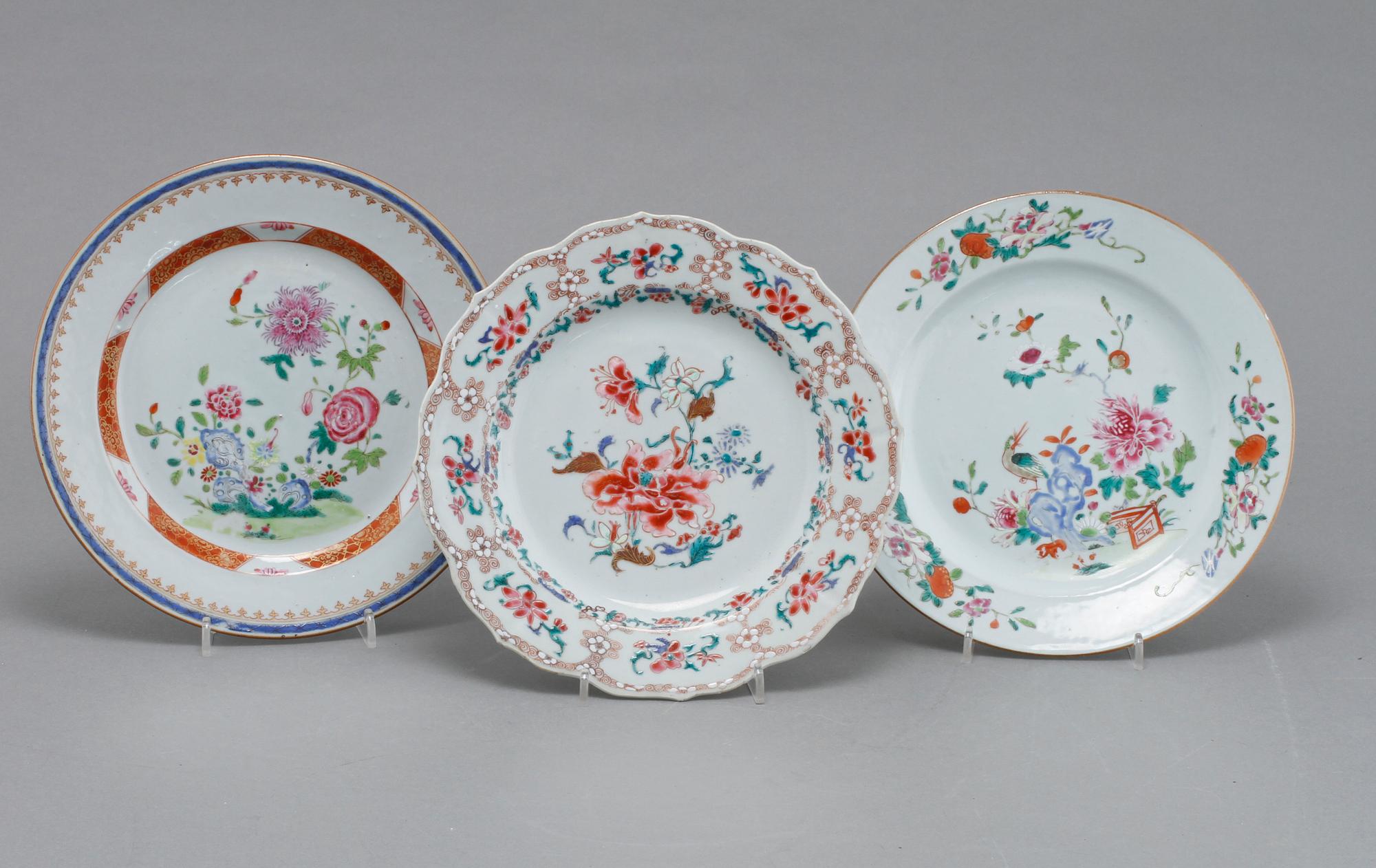 THREE CHINESE DINNER PLATES, 18th century.