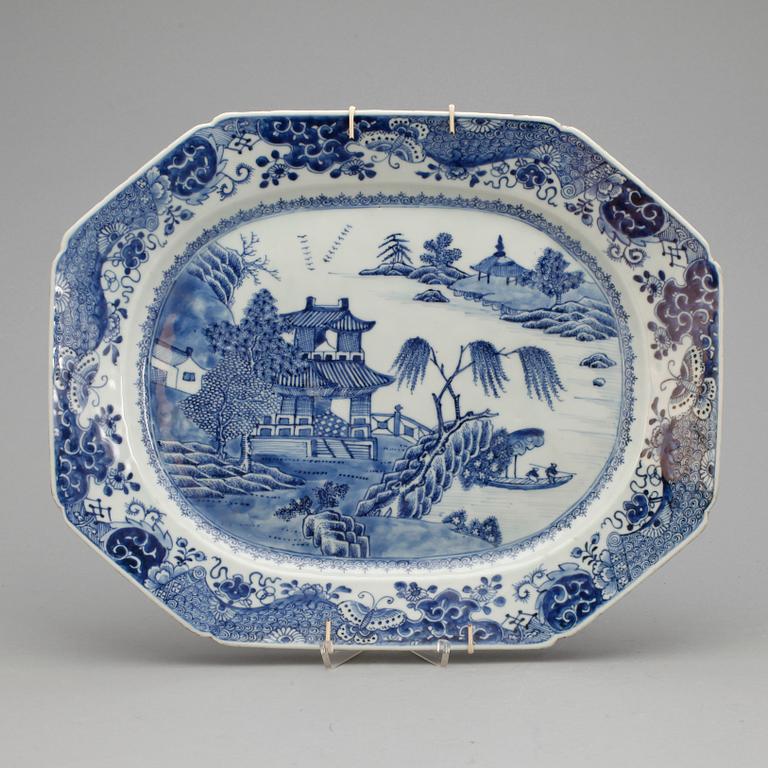 STEKFAT, porslin kina, Qing dynastin, Qianlong, 1700-tal.