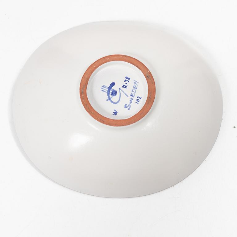 Stig Lindberg, A bowl with lid and dishes, 2 pcs, faience, Gustavsberg studio.