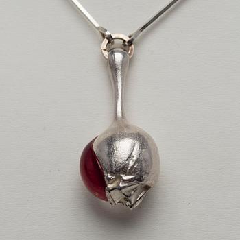A NECKLACE, "Nectaris", Björn Weckström, Lapponia 1973. Silver and acrylic glass.