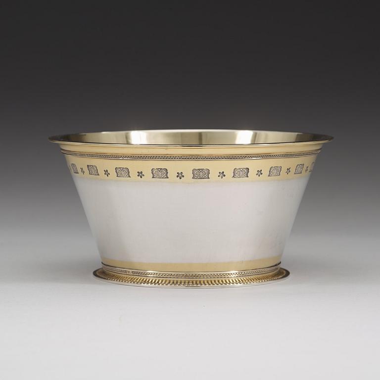 A Swedish 20th c entury parcel-gilt bowl, marks of Wiwen Nilsson, Lund 1947.