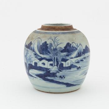 A Chinese blue and white jar, Qing dynasty, 19h Century.