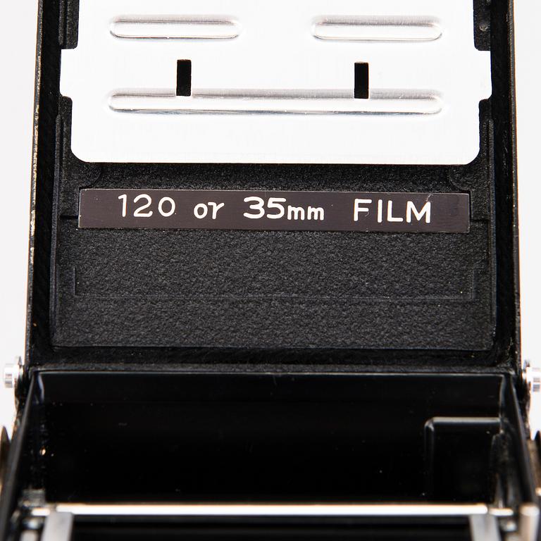 Set of five cameras, with accessories, 1920-50-tal.