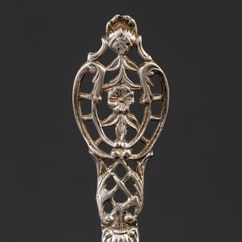 GUSTAF MÖLLENBORG, såssked, Stockholm, 1835 och PARTI SILVERBESTICK, 42 delar, bl.a. Rosenholm. Vikt 1183 g.