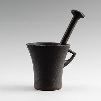 MORTEL MED STÖT, järn, sannolikt 1700-tal.