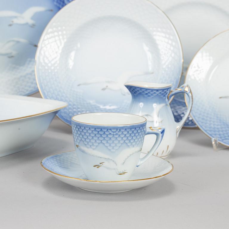 A party 'Blå Måsen' part coffee and dinner porcelain service, Denmark, second half of the 20th century (52 pieces).