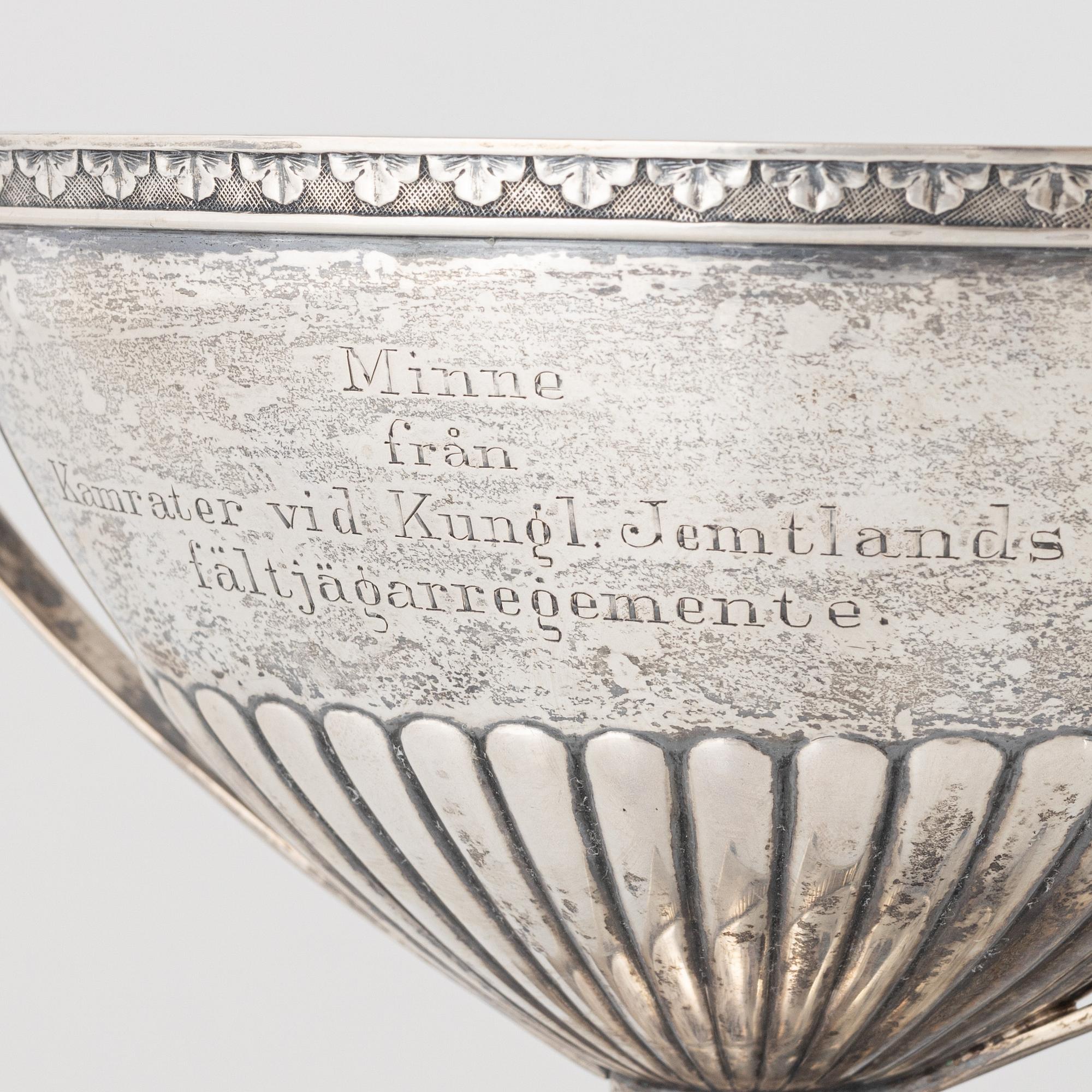 Carl Fredrik Carlman, sockerskål med lock, silver, sengustaviansk stil, Stockholm, 1904.