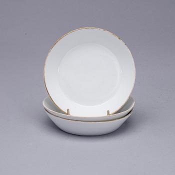 KAFFEKOPPAR MED FAT, 3 kpl, porslin, Meissen, Marcolini-period 1774-1814.