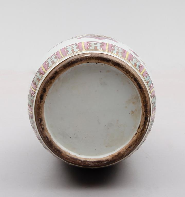VAS, porslin, Kina, sent 1800-/tidigt 1900-tal.