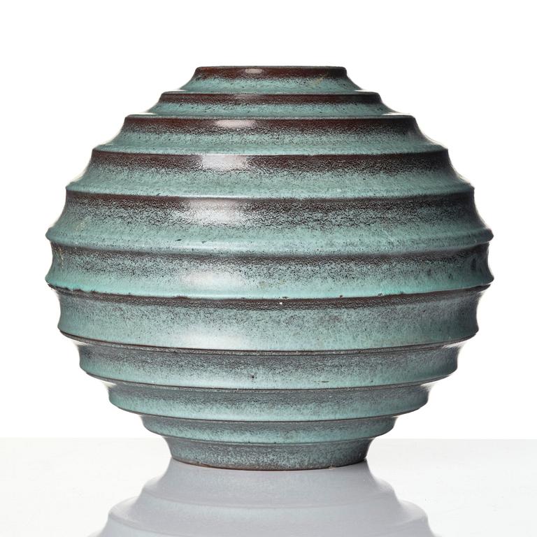 Ewald Dahlskog, a spherical faience vase, model D9/3, Bo Fajans, Gävle, 1930s.