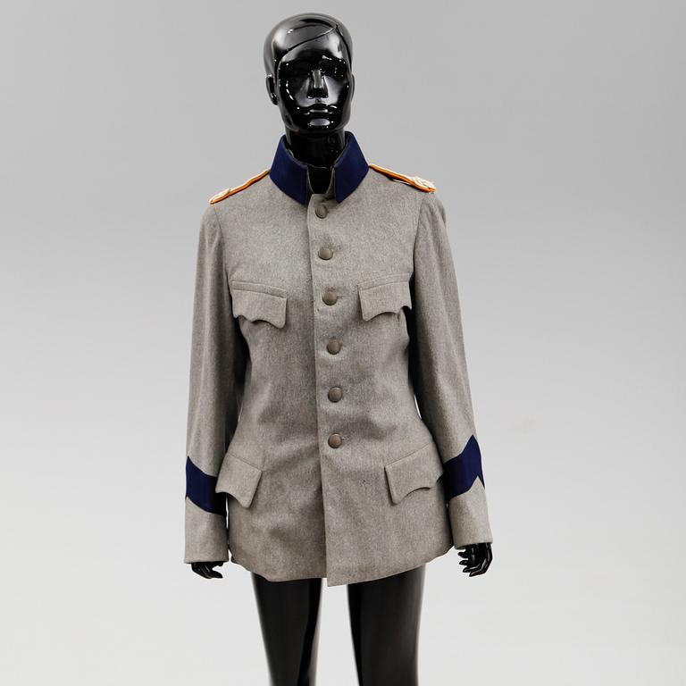 UNIFORMSJACKA, 1900-talets första hälft.