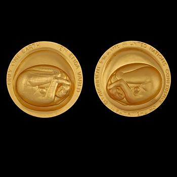 MINNESMEDALJ, 18 K guld, Kauko Räsänen, Sporrong, 1972, numrerad 001/300,  total vikt 447 g.