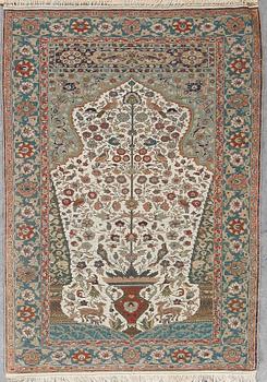 MATTA, Turkisk silke, ca 167x119 cm.