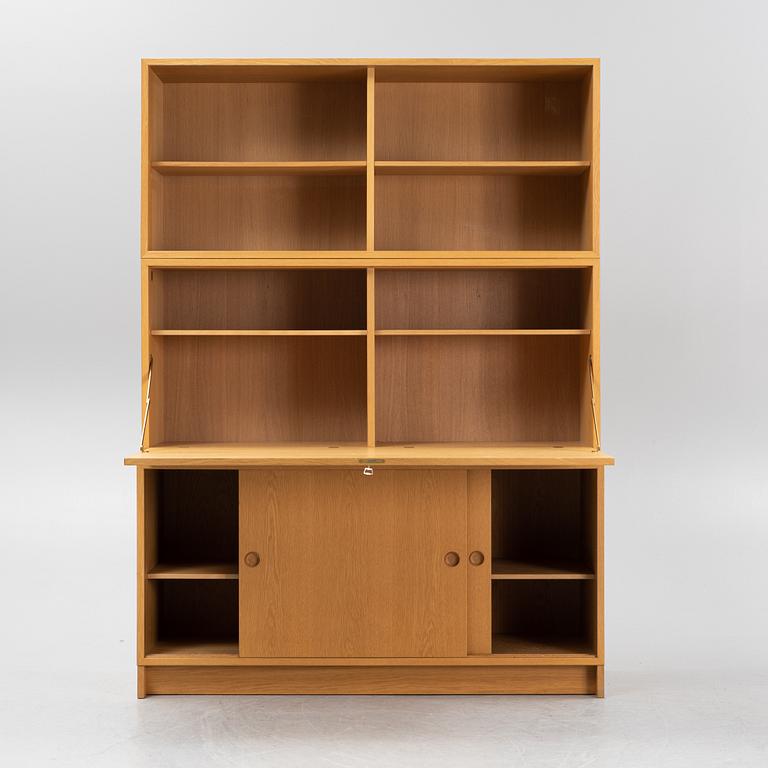 Børge Mogensen, a set of oak veneered bookcases, cabinets and drawers.