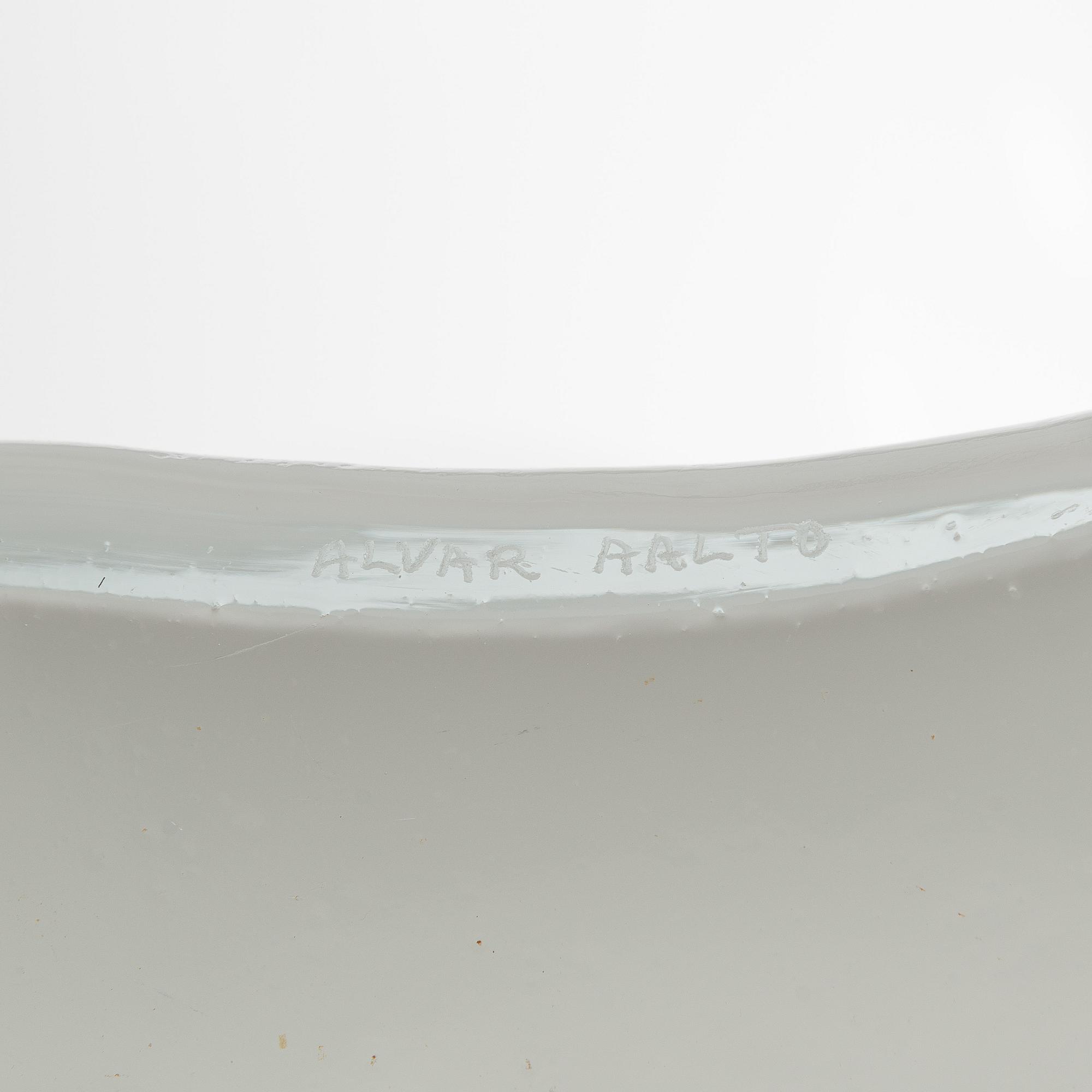 Alvar Aalto, a glass vase, 3031, signed Alvar Aalto.
