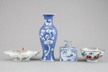 SAMLING PORSLIN, 4 delar, Kina, sen Qing dynasti.