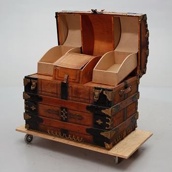 KOFFERT, omkring år 1900.