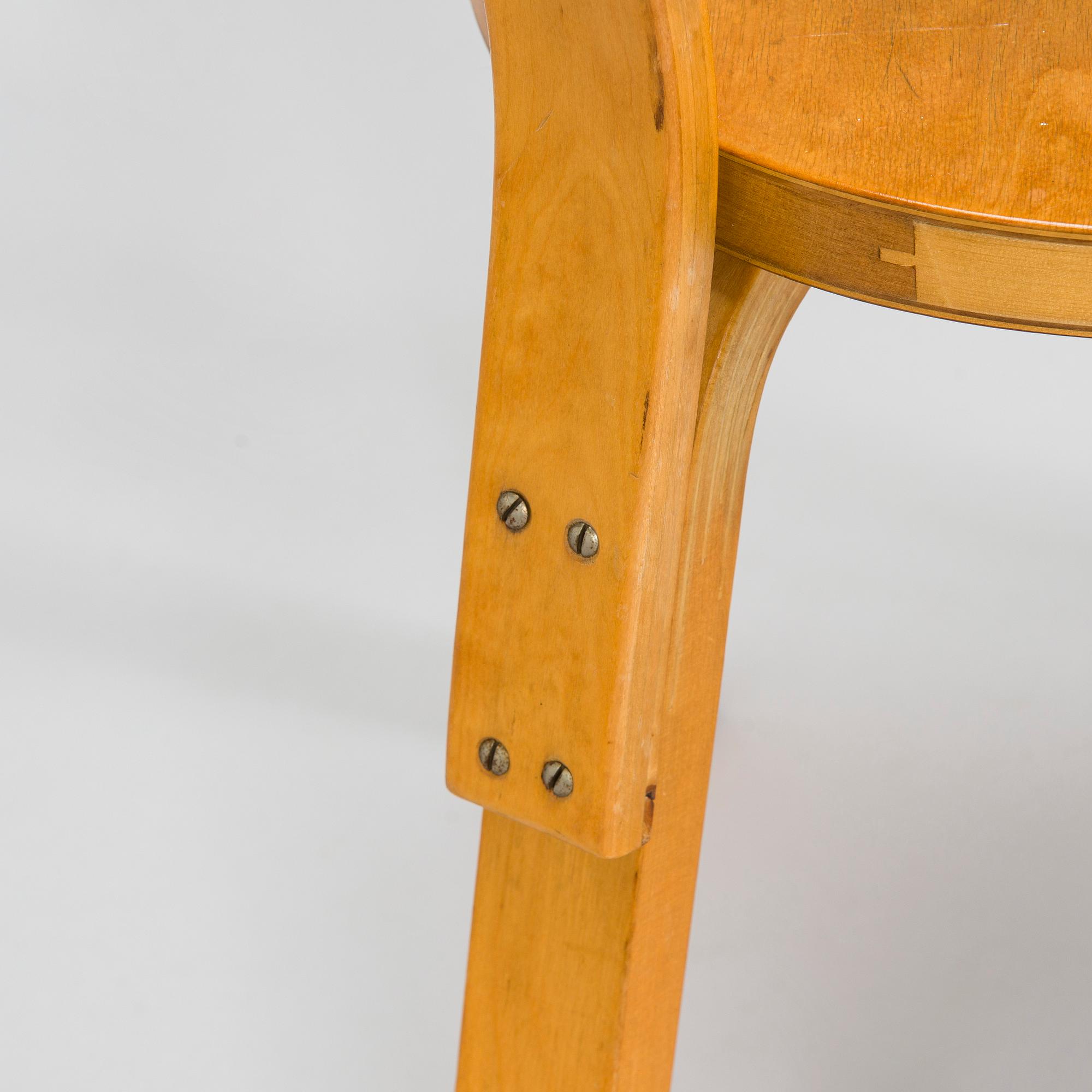 Alvar & Aino Aalto, kirjoituspöytä ja tuoli, malli "69", Artek, 1950/60/70-luku.