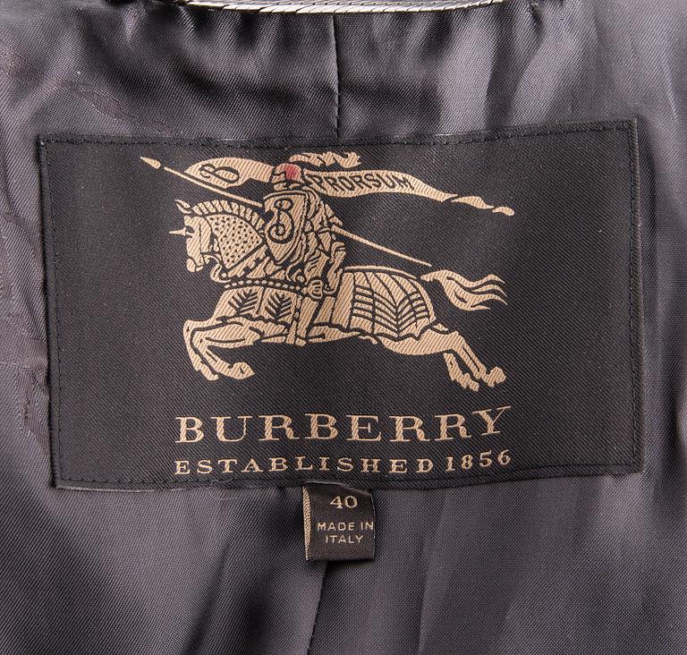 KAVAJ, Burberry.