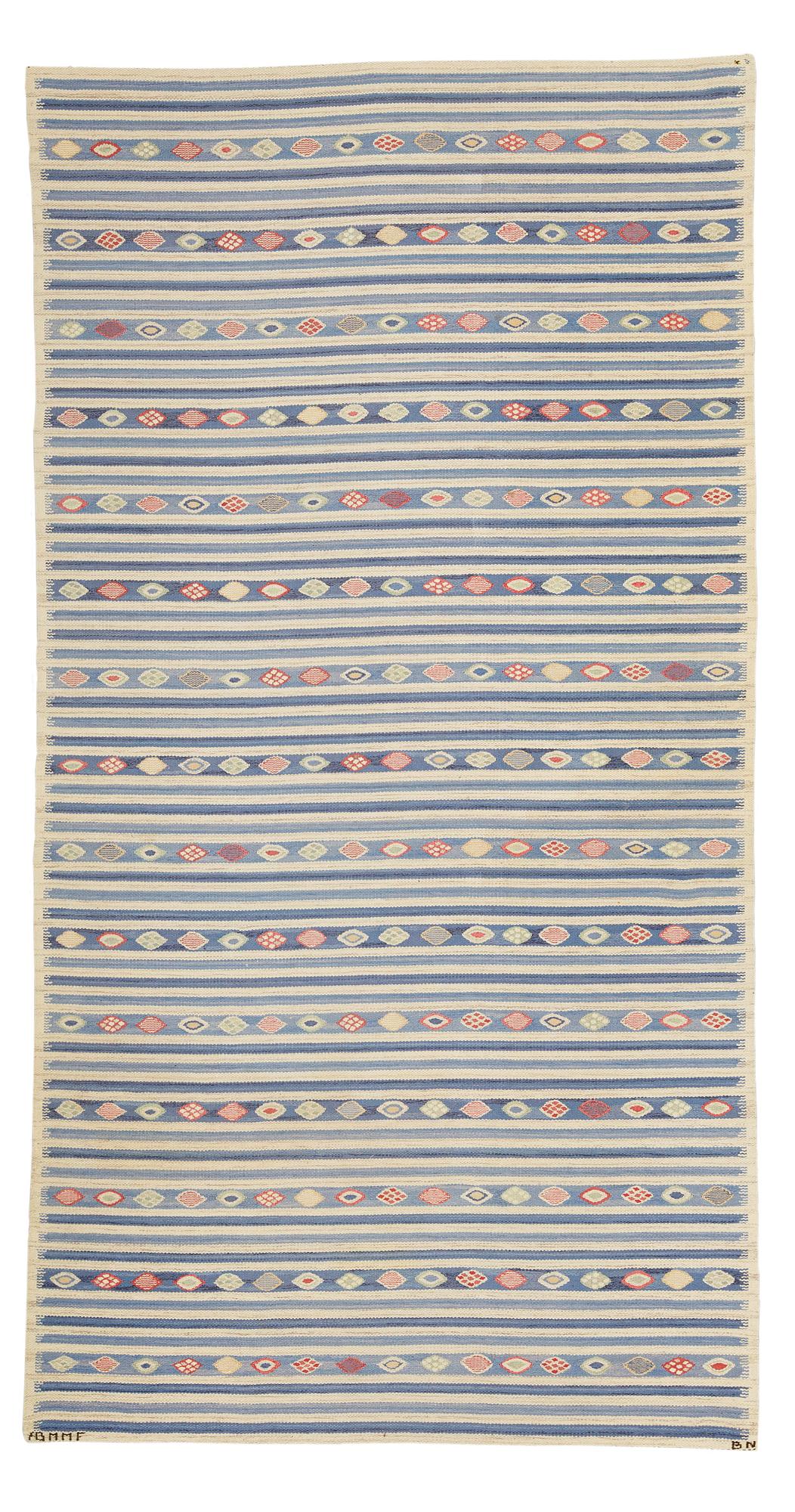 Barbro Nilsson, MATTA, "Blåbär, ljus", gobelängteknik, ca 381,5 x 202,5  cm, signerad AB MMF BN.