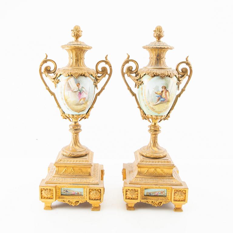 Bordsgarnityr 3 dlr Louis XVI-stil 1900-talets början.