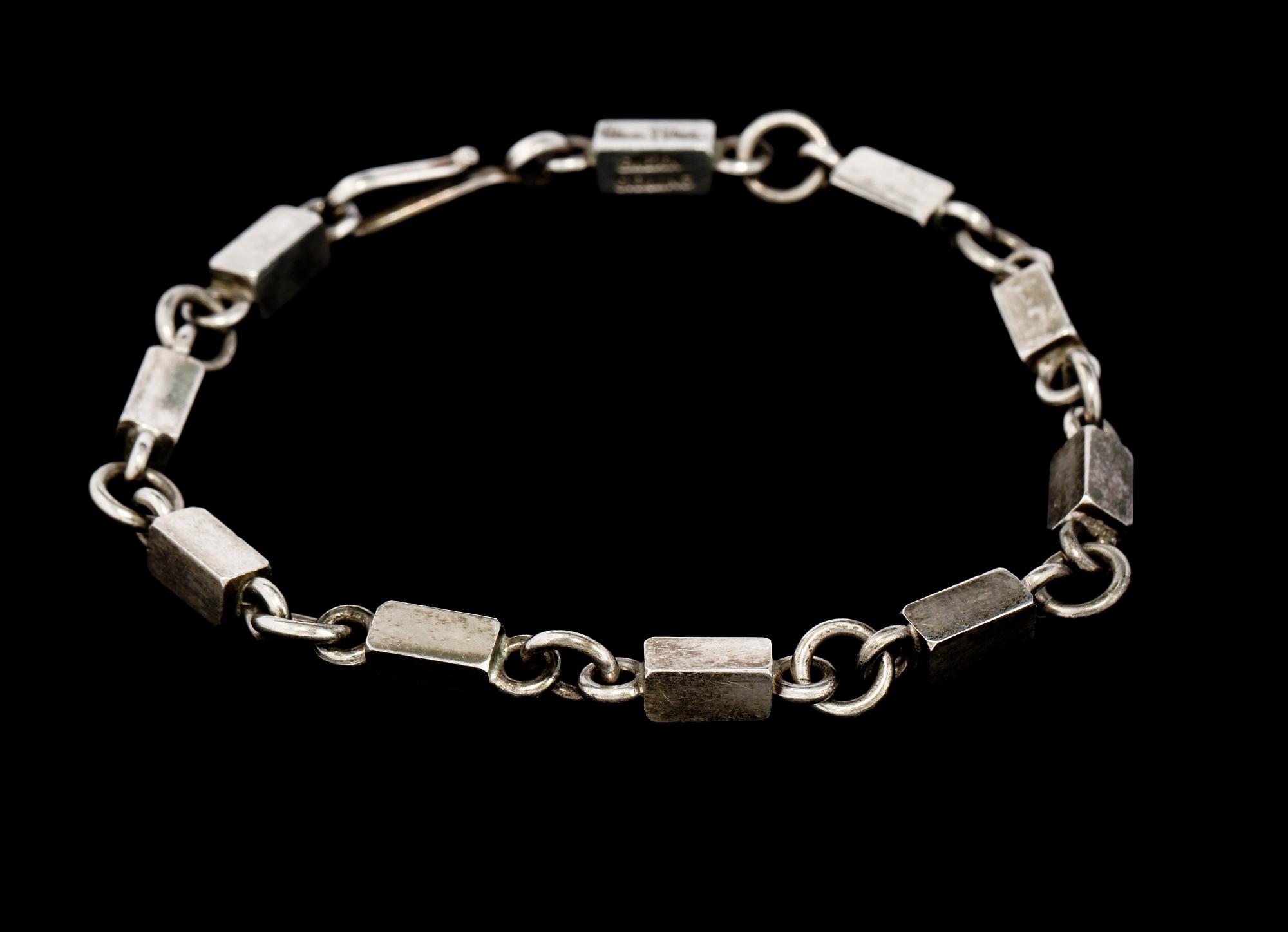ARMLÄNK, sterlingsilver, Wiwen Nilsson, Lund, 1961. Vikt 19,1 g.