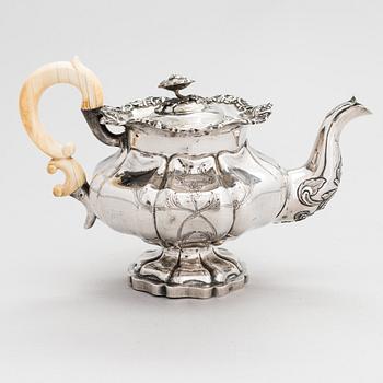 Tekanna, silver, Moskva Ryssland 1846. Oidentifierad mästare, I.C.