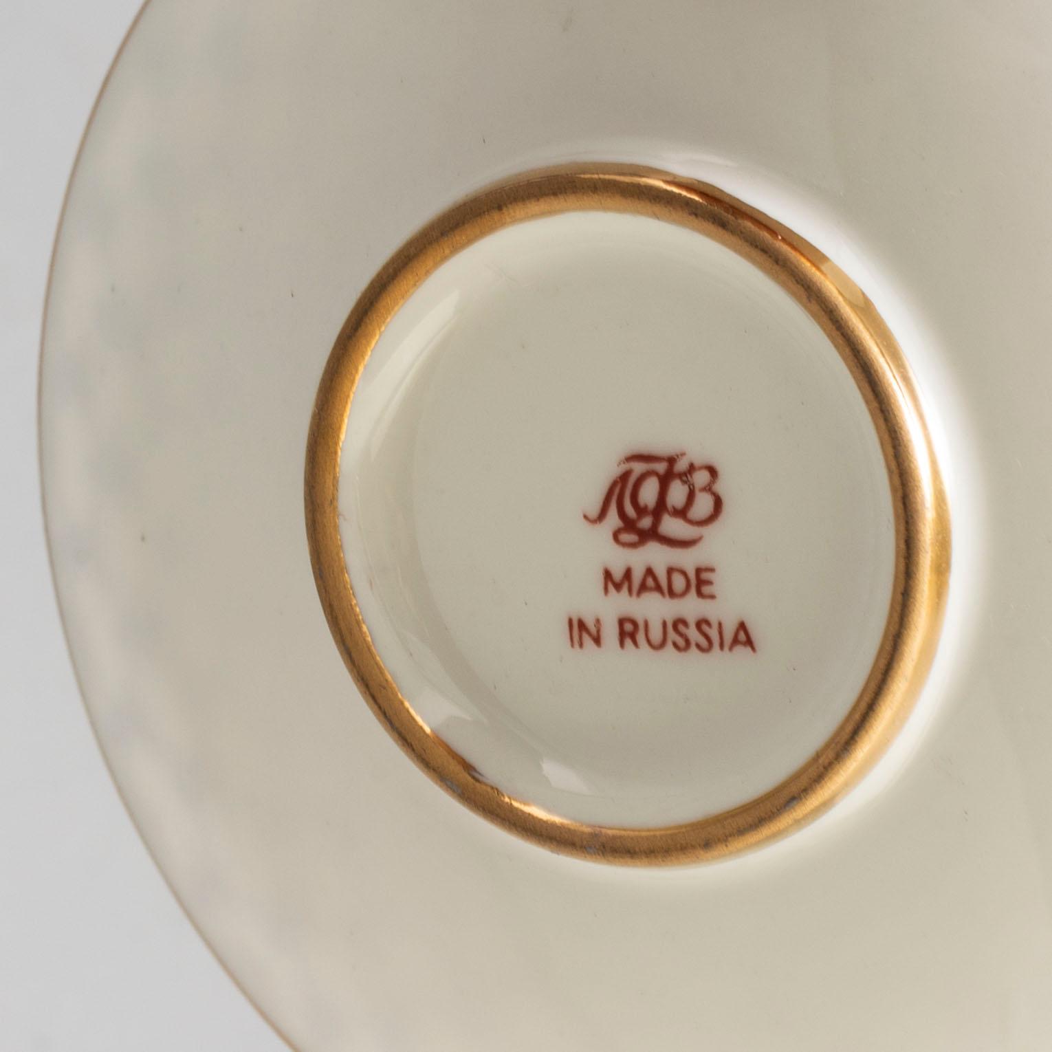 A 10-piece porcelaine 'Cobalt Net' service, Lomonosov, late 20th Century.