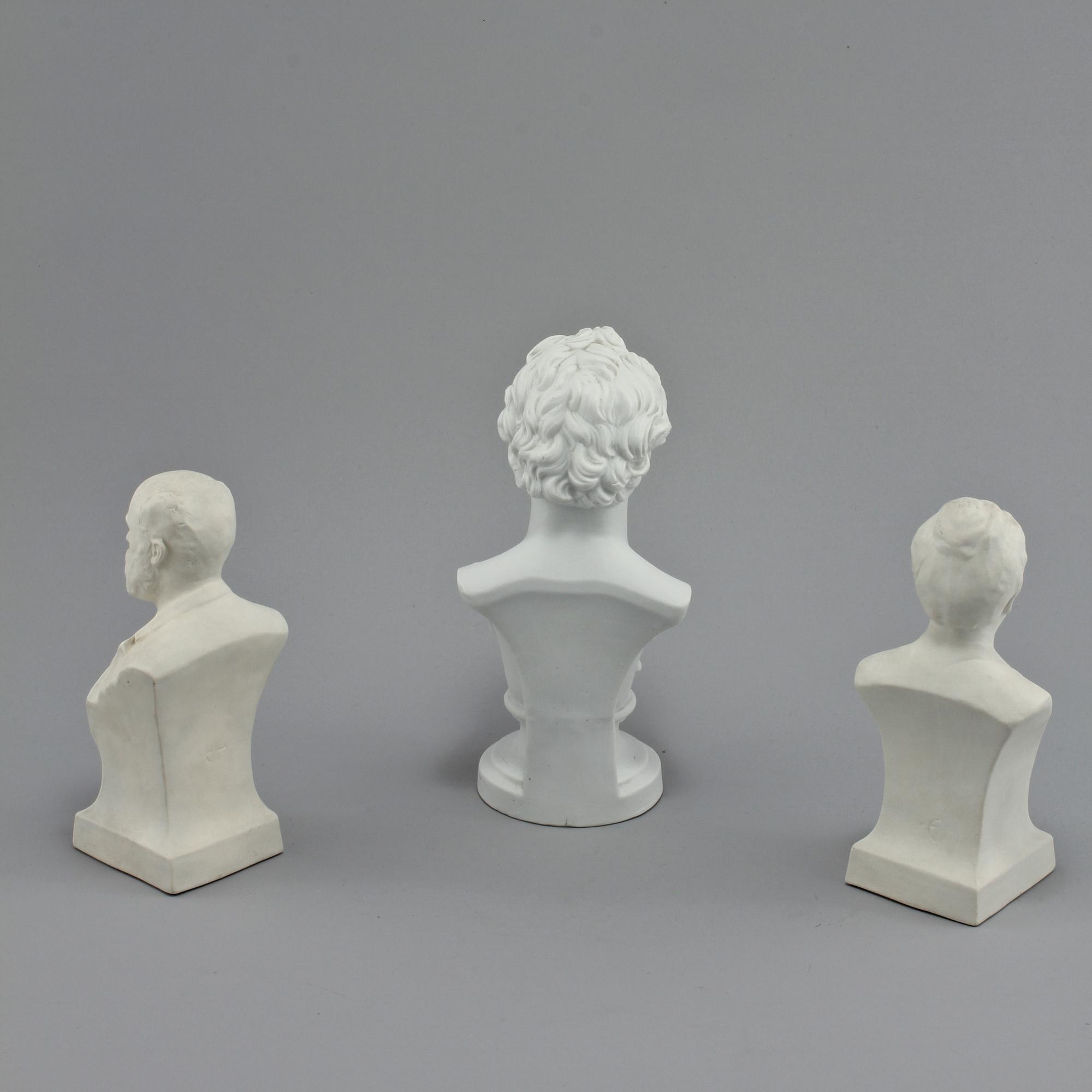 BYSTER, 3 st, parian, 1900-talets första hälft.