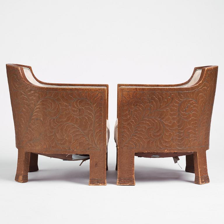 Otto Wretling, attributed to, a pair of Art Nouveau pine chairs, Sweden early 20th century.