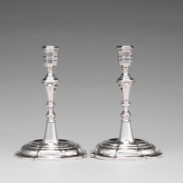 Lorens Stabeus, ljusstakar, ett par, silver, Stockholm 1760. Senbarock.