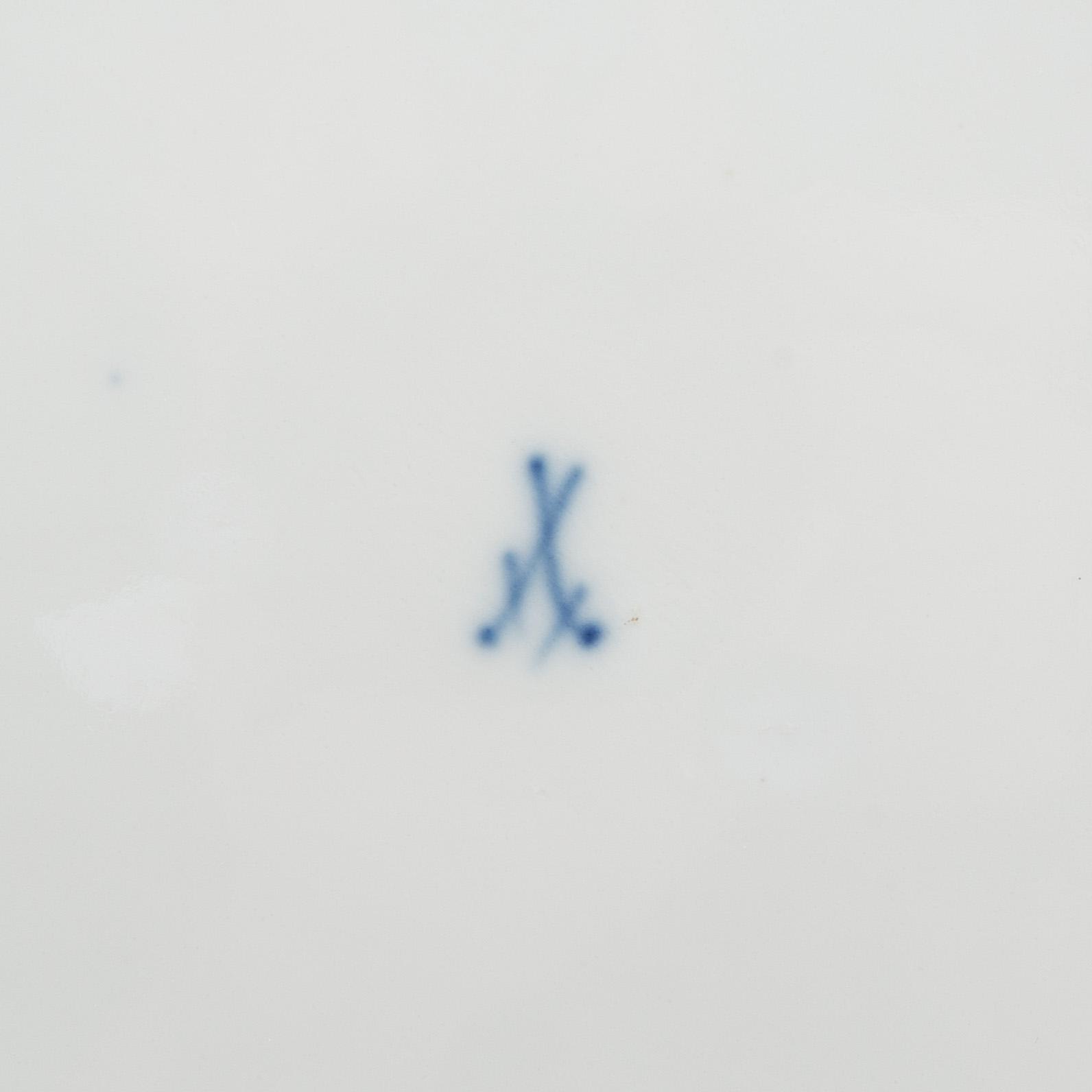 Tallrikar ett par Meissen omkring 1900 porslin.