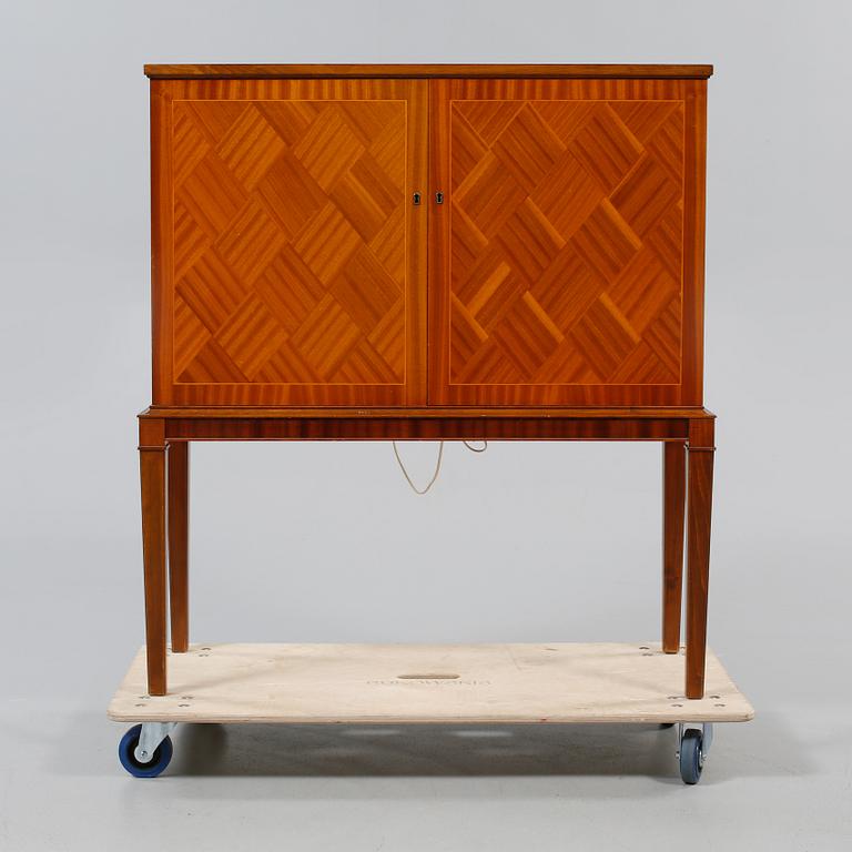 BARSKÅP, 1900-talets mitt.