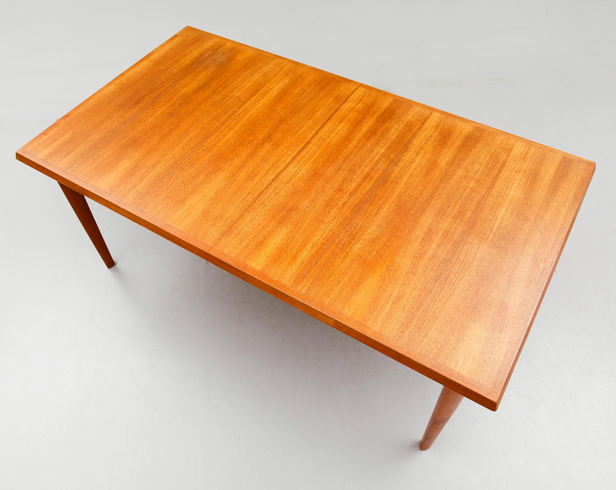 BORD, Fritz Hansen, Danmark, 1900-talets första hälft.