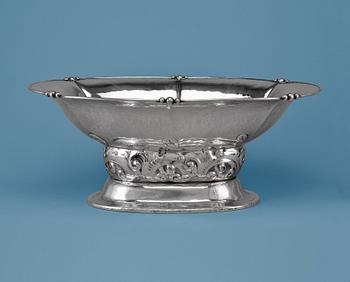 618. A BOWL, silver. K. Anderson Stockholm 1924. Weight 1064 g.