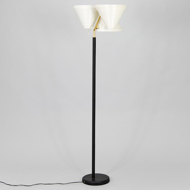 Alvar Aalto, golvlampa, modell A 809, Valaistustyö.