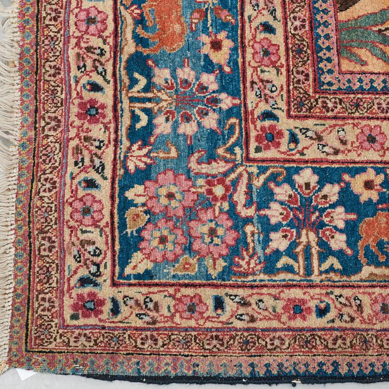 A carpet, an antique/a semi-antique Tabriz figural, ca 297,5-302 x 206,5-211 cm, signerad Sherkate Bargh.