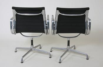 KARMSTOLAR, ett par, EA 108, design Charles och Ray Eames, Vitra.