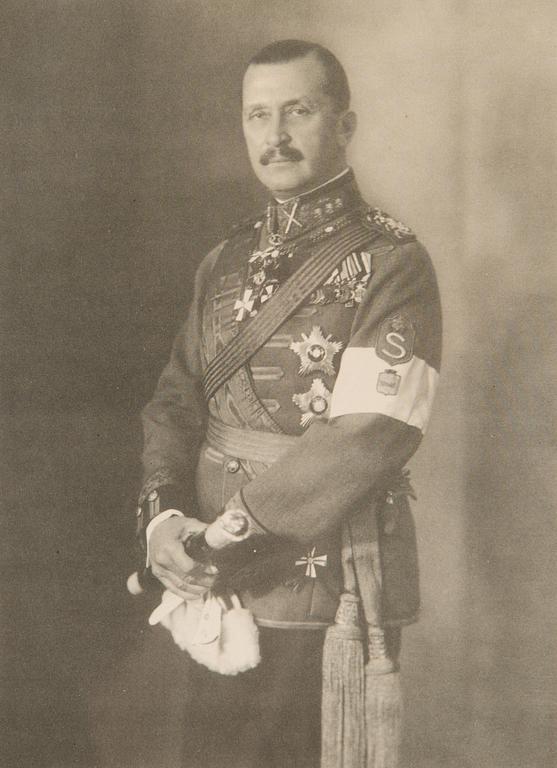 Mannerheim, painokuva kehystettynä.
