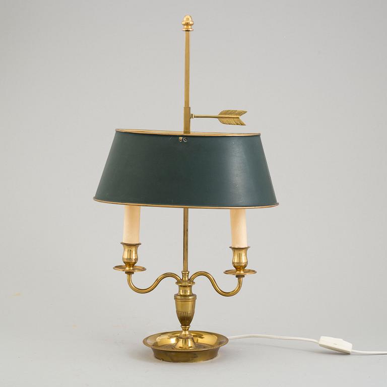 a mid 20th century tabe lamp.