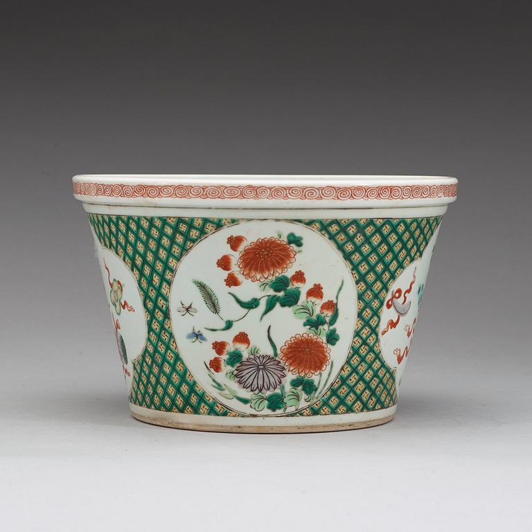 KRUKA, porslin, famille verte, Qingdynastin 1800-tal.